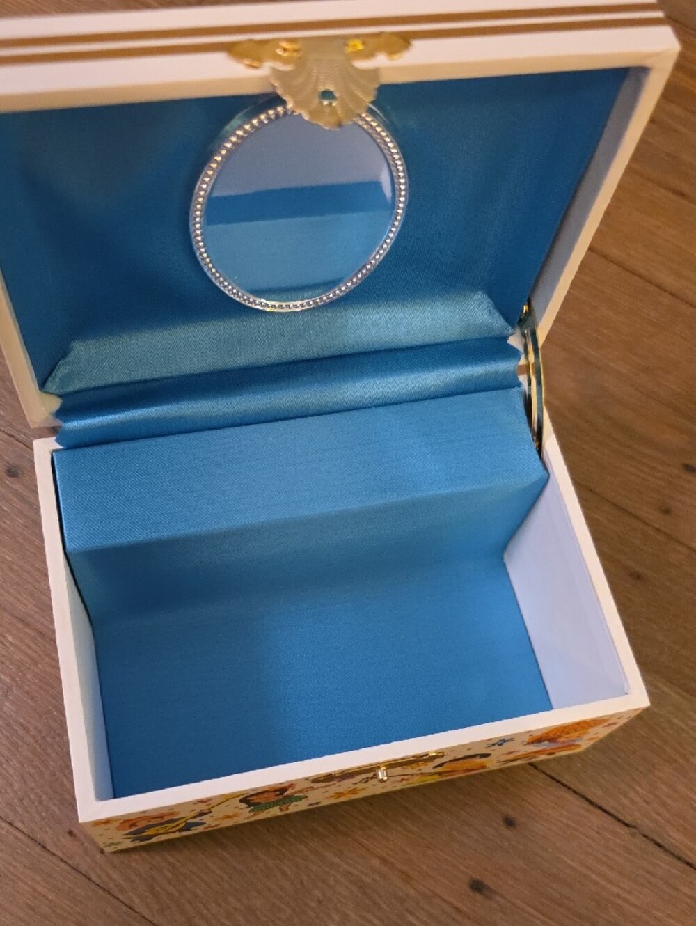 Walt Disney World- "it's a small world" Kids Jewelry Box - WORKS - Picture 8 of 8